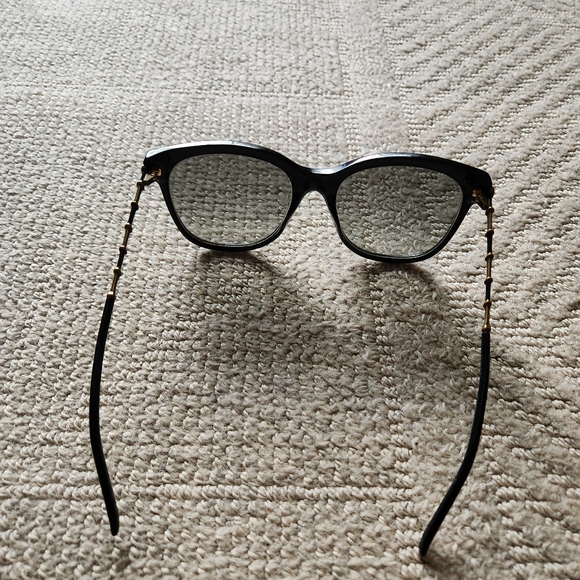 BRAND NEW GUGGI SUNGLASSES NEVER WARN WITH CASE - Picture 5 of 10